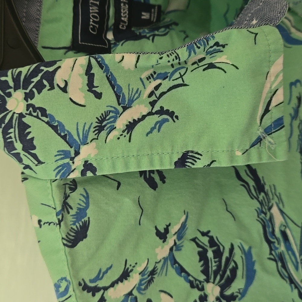 Crown & Ivy Green Tropical Button Down Shirt - Picture 3 of 10